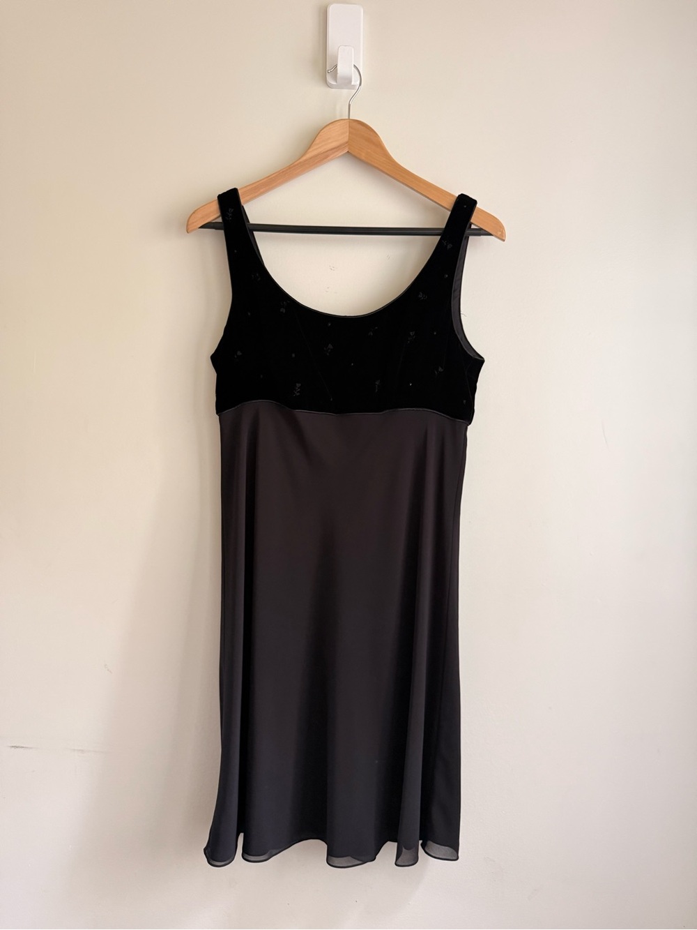 Ann Taylor Black Sleeveless Dress Size 10